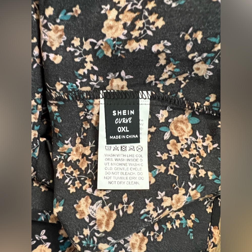 Floral Balloon Sleeve Dress EUC - Picture 6 of 7